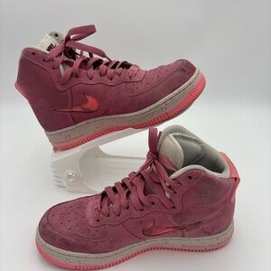 Nike Women's Sneakers in Burgundy and Pink